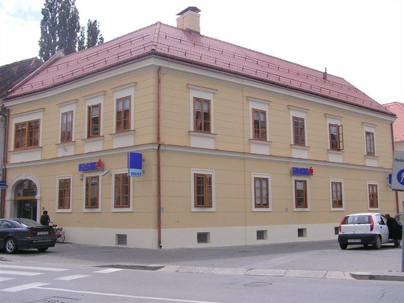 about-us-section-image-4